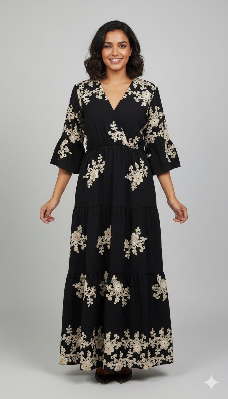 Robe longue brodée “Fleur d’Ornement