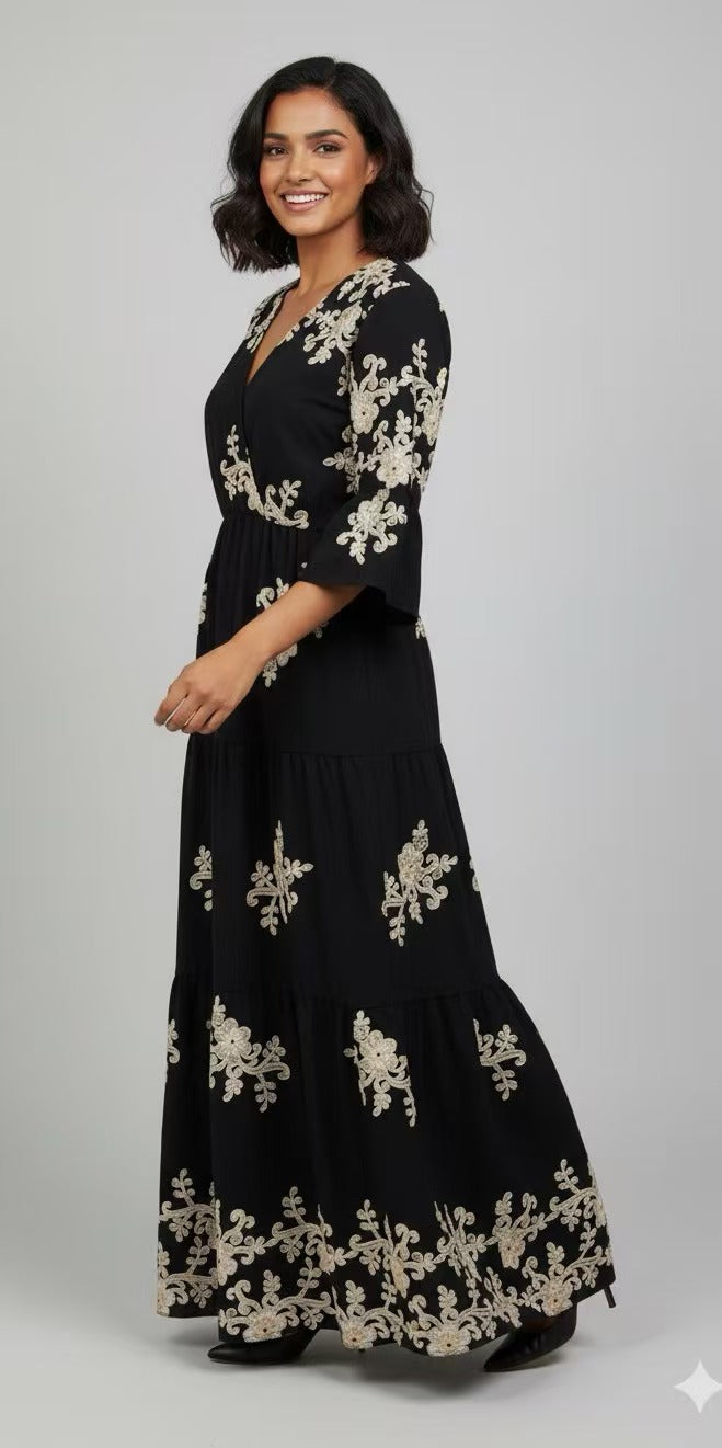 Robe longue brodée “Fleur d’Ornement